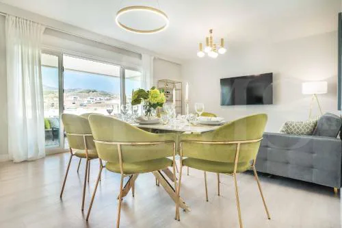 Apartment with parking, gym & terrace by REMS