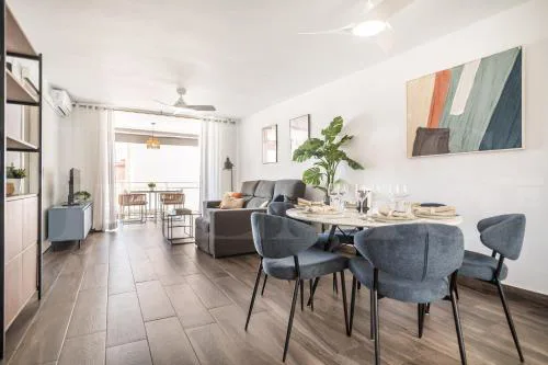 Apartment with terrace next to Port of Malaga by REMS