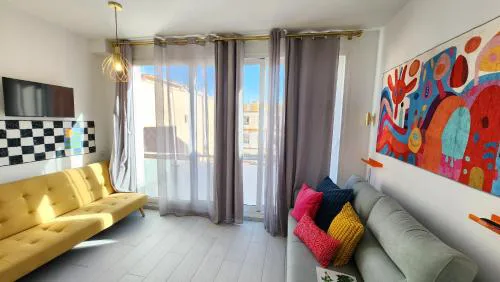 ArtHouse Sky Terrace 120 m from Beach