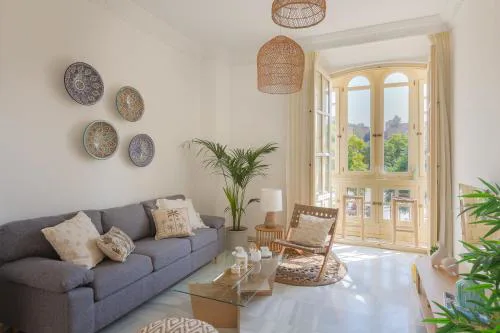Balcón de Picasso: Bright apartment with incredible views