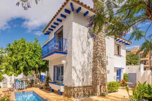 Blue Castle GuestHouse