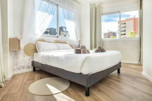 Bright & Central Charming Apartment REMS