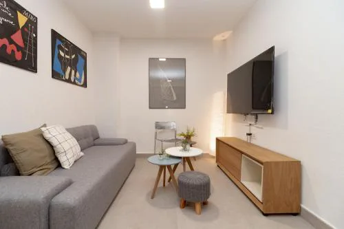 C23 Lovely 4 Bedroom close to Maria Zambrano