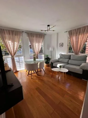 Casa Mario Centro Junto a María Zambrano