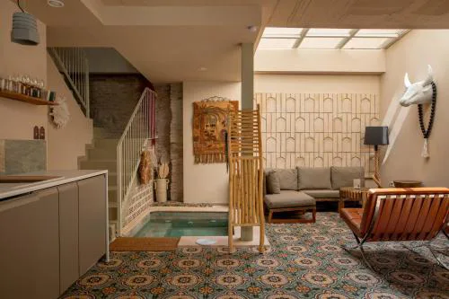 Casa Pia by Caleta Homes