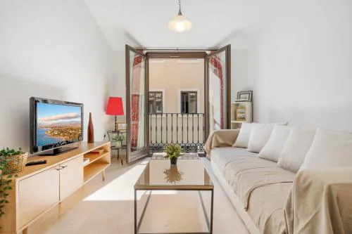 Céntrico Apartamento en Calle Carreteria - Malaga