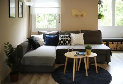 Charming beach apartment - relax & work