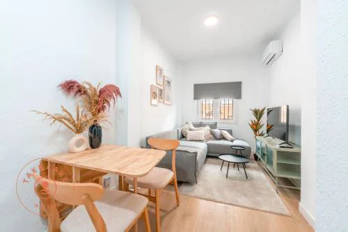 Cosy apartment with patio in Malaga - TCM