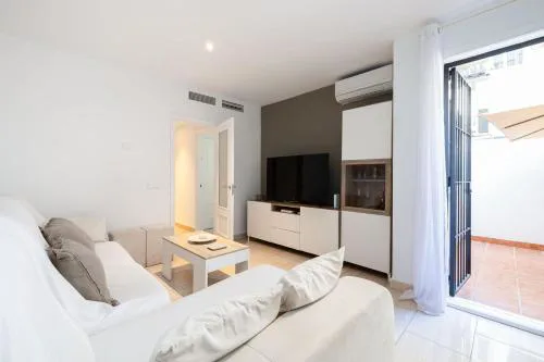 Cosy flat terrace 2 bed 2 bath downtown