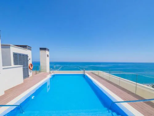 Cubo's Sea View Pacifico Street & Free Parking