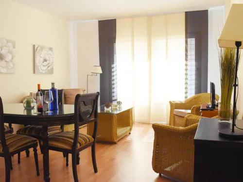 Encina's Home: Bonito apartamento de dos dormitorios cerca del centro histórico