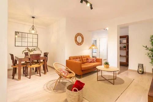 Ginachero & city center by ELE Apartments