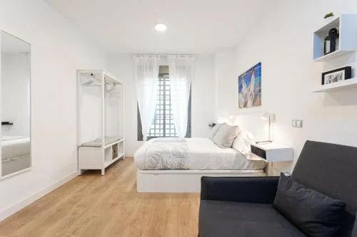 H2M Dos Aceras Loft ground floor, air conditioning, wifi