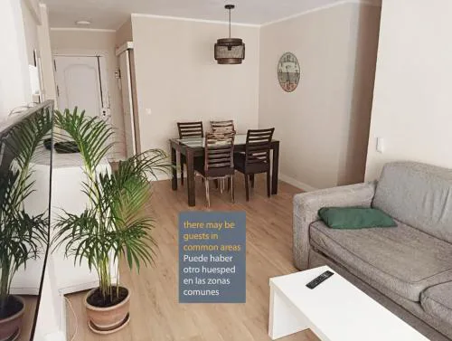 Habitaciones en Apartamento compartido DELICIAS ROOM Cerca del Mar, Aeropuerto, Ave y Metro