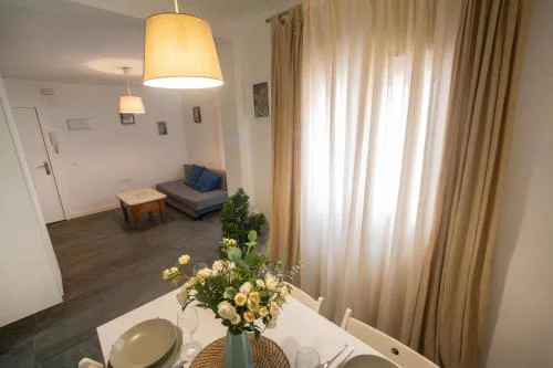 Holidays2Malaga Alta City center Renovated 2 bedrooms apartment WiFi