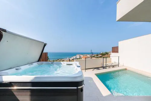 House with Private Spa and Pool, with access to Sauna and Gym