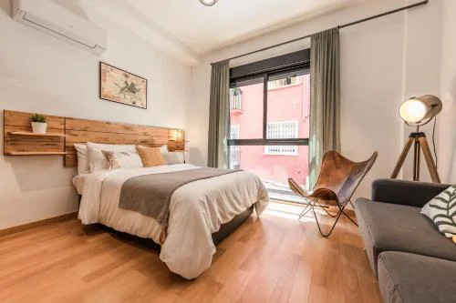 Industrial studio in the city center by REMS