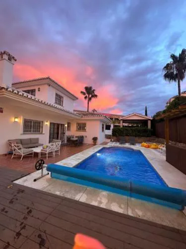 Lets in the Sun - Villa Sunset
