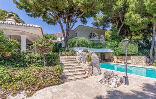 Lovely Home In Málaga