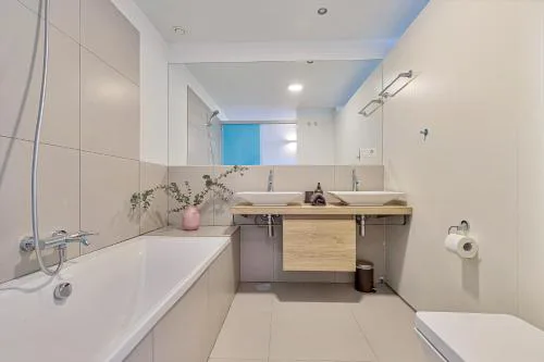 Luxurious 3-bed and 3 bathroom apartment - Reserva del Higueron