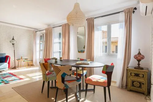 Málaga Centro II: Central and bright apartment with balconies