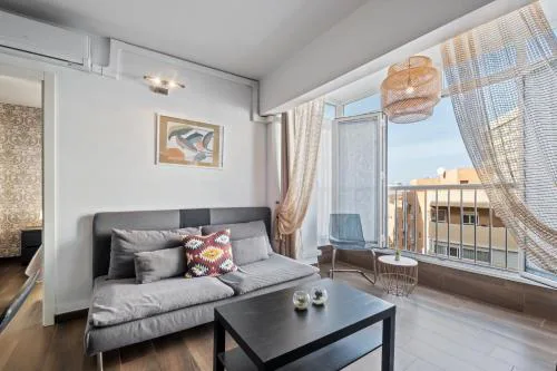 Modern Apartment Next to La Malagueta Beach