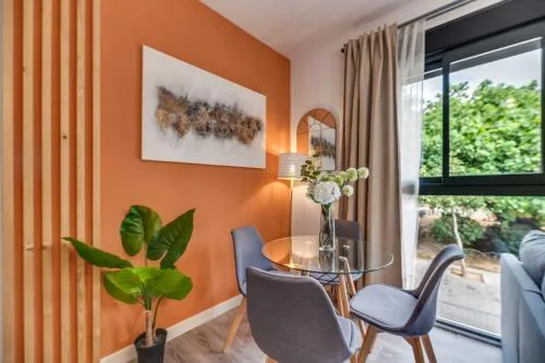 Modern Unit 5 mins walk to Historical