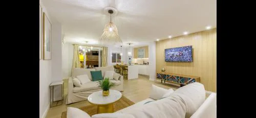 Picasso 2 Luxury