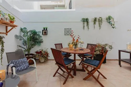 Refurbished Apartment 10' from the city centre