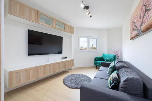 Renovated flat Terrace 2 bedrooms 2 bathrooms