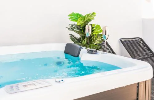 Rooftop apartment & private jacuzzi in the center by REMS