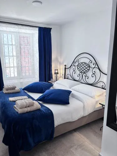 Shanti’s Andalusian Rooms