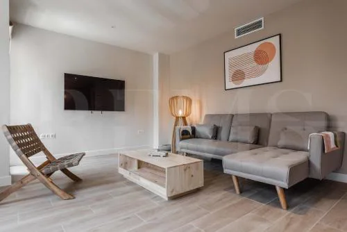 Spacious Soho Apartment with Parking REMS
