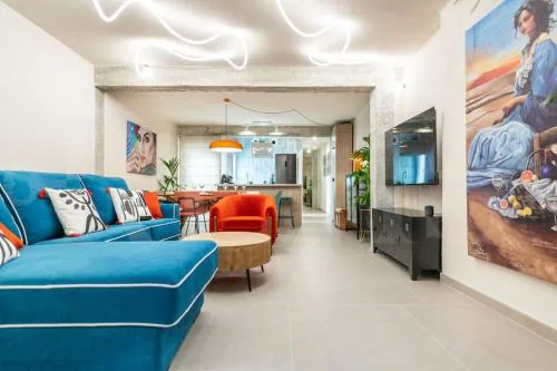 Stylish apartment with a street art touch by REMS