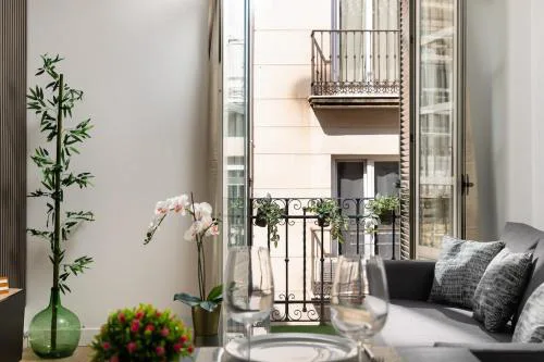 Stylish & Newly Renovated Retreat in Málaga Centre
