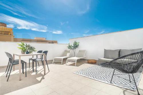 Sunny apartment with terrace by REMS