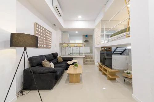 WintowinRentals Renovated loft with garage next to Huelin Beach