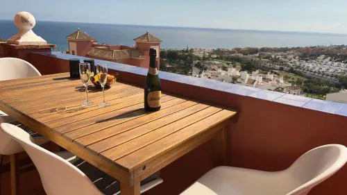 2173-Superb apt with amazing seaview