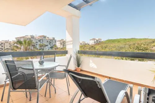 2197-Superb 2bedrooms in residence with pool!