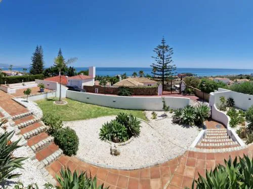 2421 Villa Joya de Guadalupe