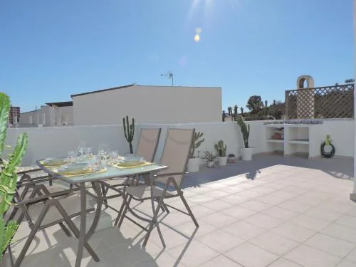 Apartamento entero con solárium en Sabinillas, con piscina y al lado del Puerto de la Duquesa