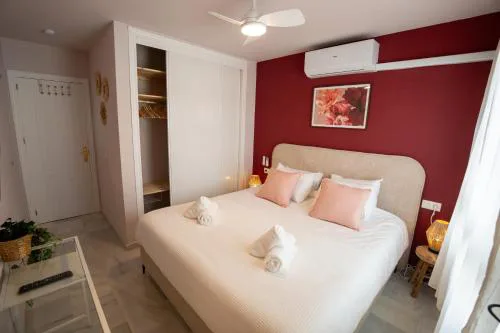 Beachfront Apartment with Rooftop Terrace - Manilva - La Duquesa