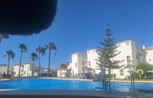 Casa Feliz - Stunning 2 bed Penthouse in Manilva with pool, sea and mountain views, close to the beach and facilities