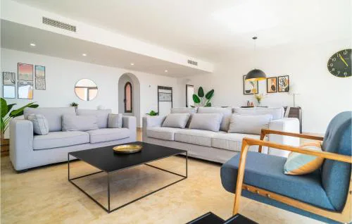 Cozy Apartment In Manilva With Wifi