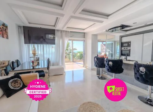 Elegant apartment with a terrace and sea vews