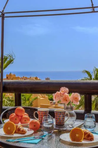 Relájate en la terraza más bonita de Manilva