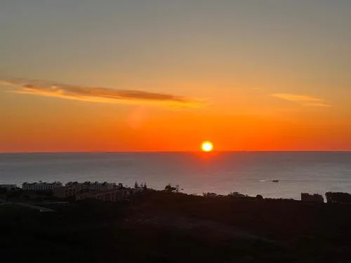 Scenic Sea, Mountain & City View Holiday Apartment - Sea, Mountains and City Right in Front