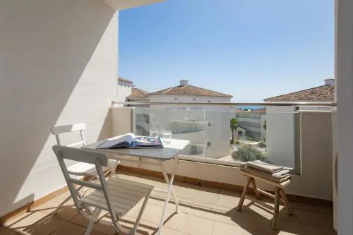 Small Oasis 2 BD Apartment with Sea View
