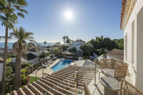 Stunning 6-Bed Villa with Private Pool