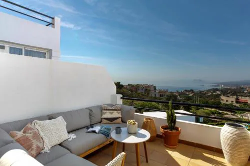 Sun-Soaked Home - Panoramic Sea View, Pool, Parking